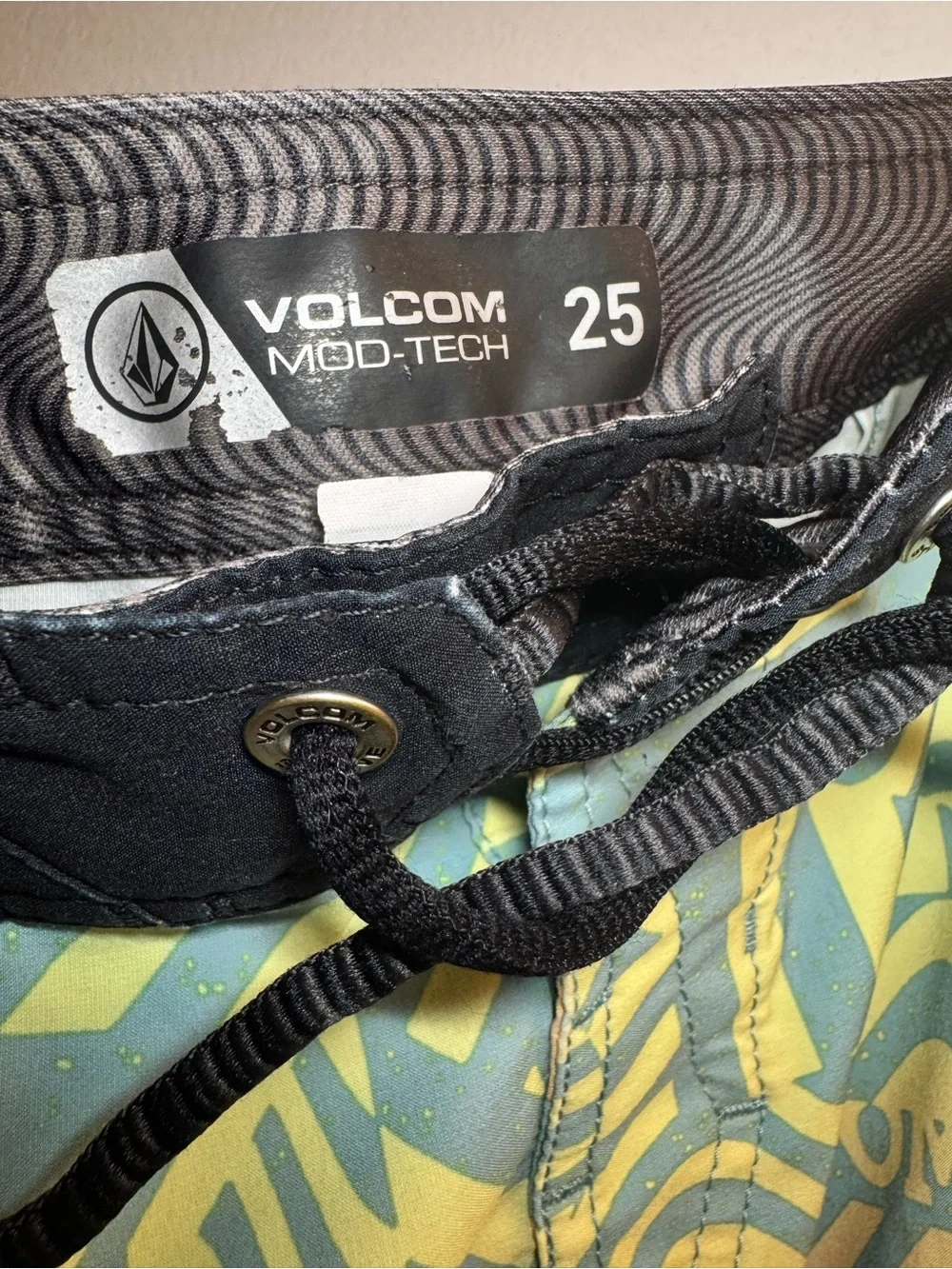 Volcom lightweight boys